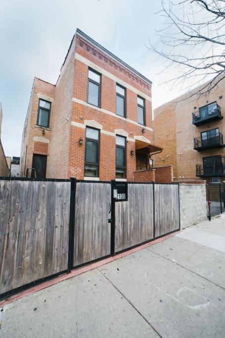 Chicago Mid-Century Gem Steps From United Center Villa Buitenkant foto