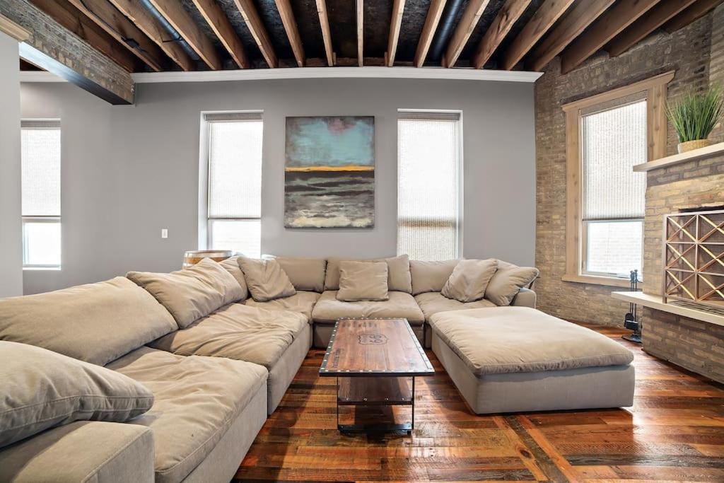 Chicago Mid-Century Gem Steps From United Center Villa Buitenkant foto